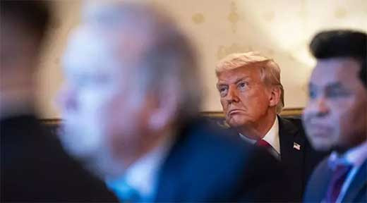 Trump felicita con