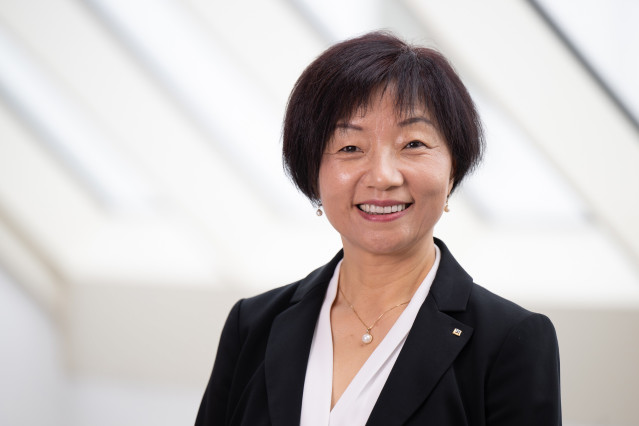 Archivo - La vicepresidenta senior de Ingeniería global, Estilo de vida y Audio de consumo en Harman, Sharon Peng