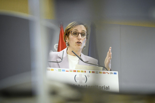 Archivo - La ministra de Sanidad, Mónica García, durante una rueda de prensa tras el pleno del Consejo Internacional del Sistema Nacional de Salud (CISNS), en la sede del Ministerio de Sanidad, a 11 de octubre de 2024, en Madrid (España). El Ministerio de
