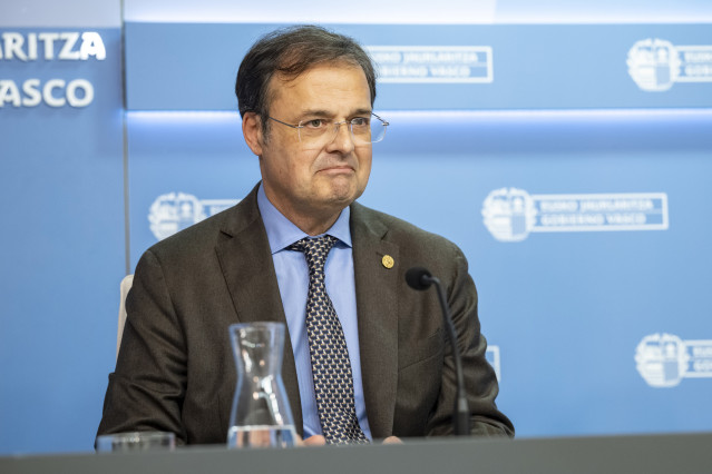 Archivo - El consejero de Salud del Gobierno Vasco, Alberto Martínez