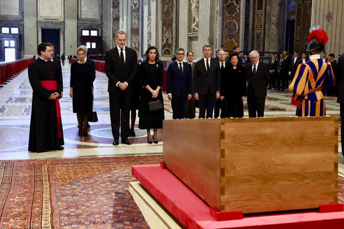 EuropaPress 6677700 feijoo despide vaticano papa francisco representacion espana voluntad deber