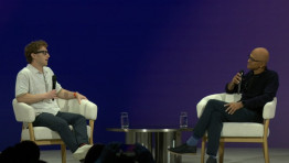 El CEO de Meta, Mark Zuckerberg, y el CEO de Microsoft, Satya Nadella, en el evento LlamaCon.