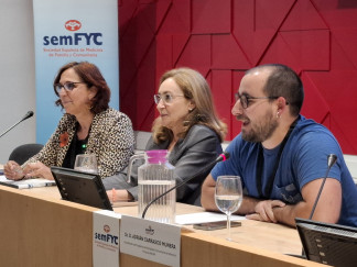 La presidenta de semFYC destaca la necesidad de que los centros de salud promuevan la salud y el bienestar comunitario.