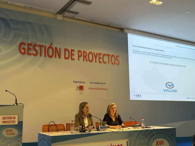 La presidenta de A.M.A insta a dotar al sistema sanitario de estructuras 'flexibles' para mejorar su adaptabilidad