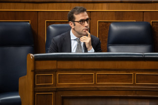 El ministro de Economía, Carlos Cuerpo, durante una sesión plenaria, en el Congreso de los Diputados, a 8 de mayo de 2025, en Madrid (España). El Congreso debate y vota hoy la convalidación o dero