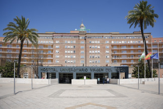 Fachada del Hospital VIrgen del Rocío durante el apagón eléctrico. A 29 de abril de 2025, en Sevilla (Andalucía, España).Un apagón eléctrico ha asolado España, Portugal y parte de Francia a la