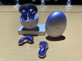 Los nuevos auriculares FreeBuds 6 de Huawei.