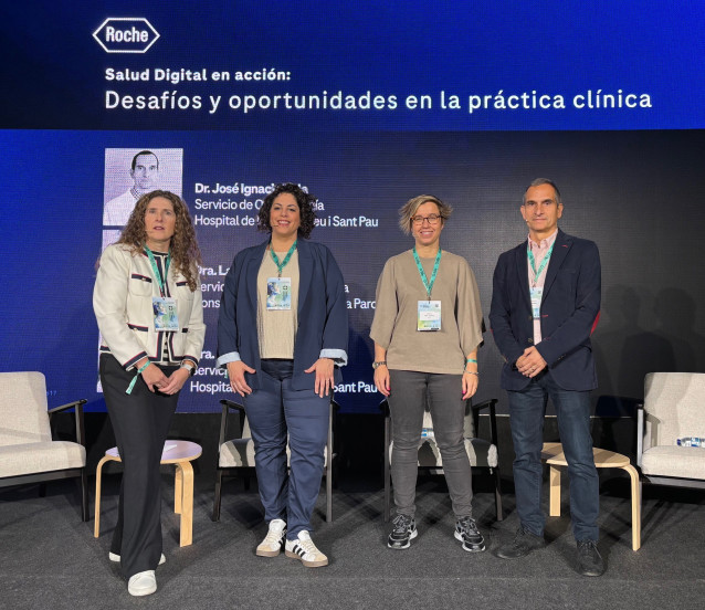 Ponentes de la mesa redonda 'Salud digital en acción: retos y oportunidades en la práctica clínica', en el Health Revolution Congress 2025.
