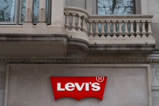 Archivo - Edificio donde se encuentra la marca de ropa Levi's en el Paseo de Gracia en Barcelona, a 15 de enero de 2024, en Barcelona, Catalunya (España). Según los datos recabados por la consultora