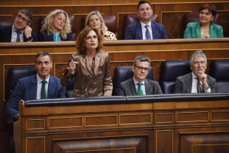 El presidente del Gobierno, Pedro Sánchez, la vicepresidenta primera y ministra de Hacienda, María Jesús Montero, el ministro de Presidencia, Félix bolaños, y el ministro de Interior, Fernando Gr