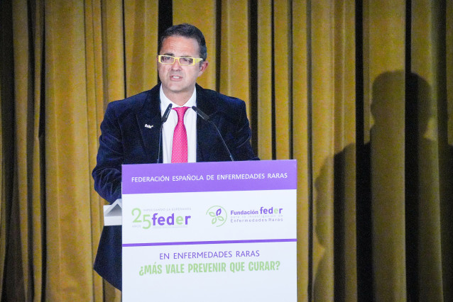Archivo - El presidente de FEDER y su fundación, Juan Carrión, durante su intervención en el acto oficial por el Día de las Enfermedades Raras a 5 de marzo de 2024, en Sevilla, Andalucía (España). La Reina ha presidido este martes 5 de marzo en el Palacio