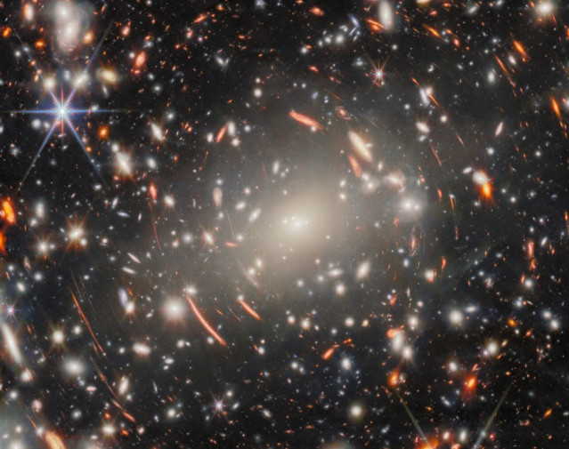 Cúmulo de galaxias Abell S1063