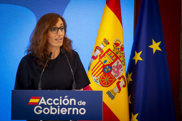 La ministra de Sanidad, Mónica García, durante un acto sobre políticas públicas de salud, en el Colegio Nacional de Ópticos-Optometristas, a 26 de mayo de 2025, en Madrid (España). El acto ha abordado la ampliación de la cartera pública de servicios sanit