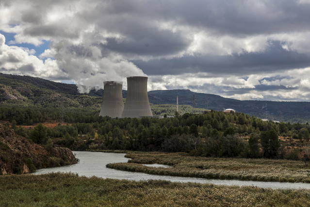 Archivo - La central nuclear de Cofrentes, a 17 de octubre de 2024, en Valencia, Comunidad Valenciana (España).