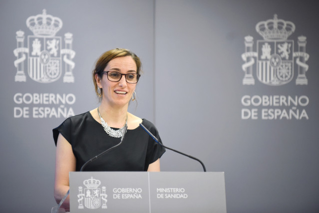 La ministra de Sanidad, Mónica García, preside junto a la directora general de la Organización Nacional de Trasplantes (ONT), Beatriz Domínguez-Gil, el acto anual que homenajea a los donantes en España, en la sede del Ministerio, a 4 de junio de 2025, en