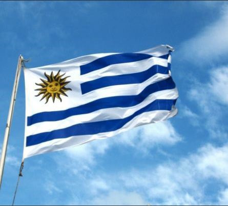 Archivo - Bandera Uruguay