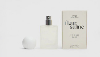 Archivo - Sanidad retira tres lotes de un perfume de Stradivarius e informa de su cese de comercialización