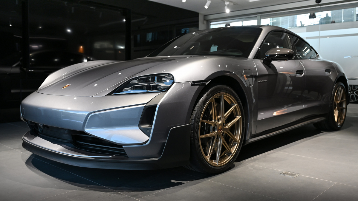 Porsche Taycan Turbo GT 007 edit