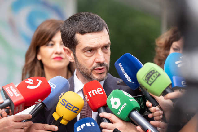 El ministro de Derechos Sociales, Consumo y Agenda 2030, Pablo Bustinduy, en un acto en Bilbao