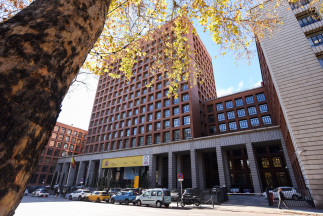 Archivo - Fachada de la sede del Ministerio de Sanidad, a 5 de enero de 2024, en Madrid (España). La Casa Sindical es un edificio ubicado en el Paseo del Prado en Madrid. Es la sede tradicional del M