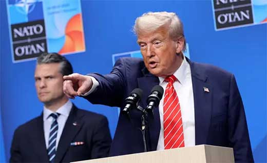 Trump acusa
