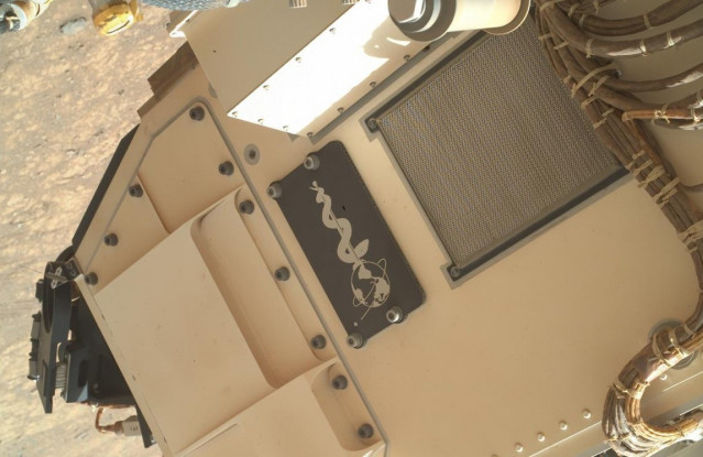Imagen de la vara de Esculapio en el rover Perseverance