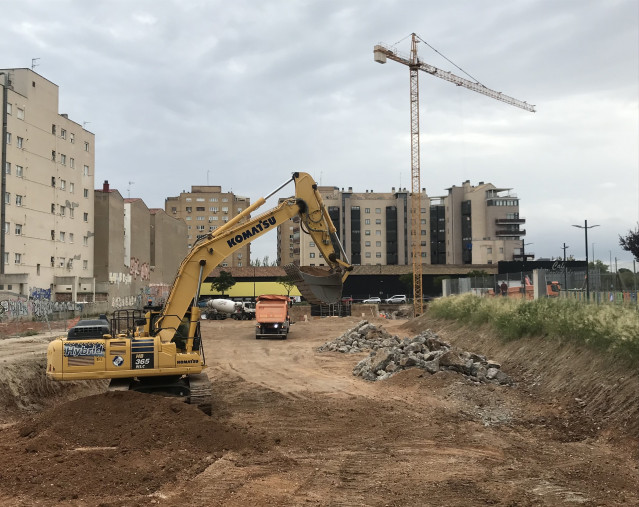 Archivo - Viviendas en construcción.