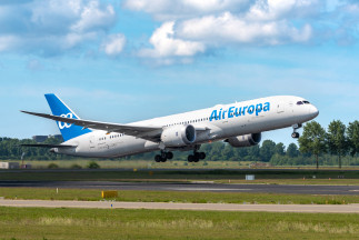 Archivo - AirEuropa B787 Take off