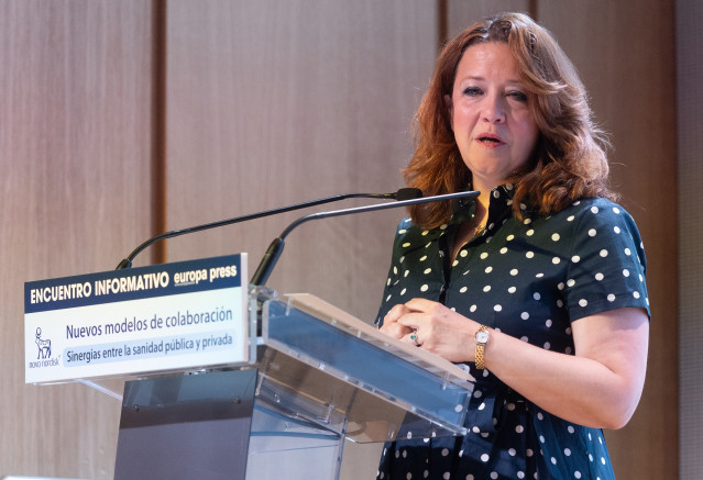 La consejera de sanidad de la Comunidad de Madrid, Fátima Matute, durante el Encuentro Informativo ‘Nuevos modelos de colaboración: sinergias entre la sanidad pública y privada’, en el Auditorio Meeting Place, a 11 de julio de 2025, en Madrid (España). El