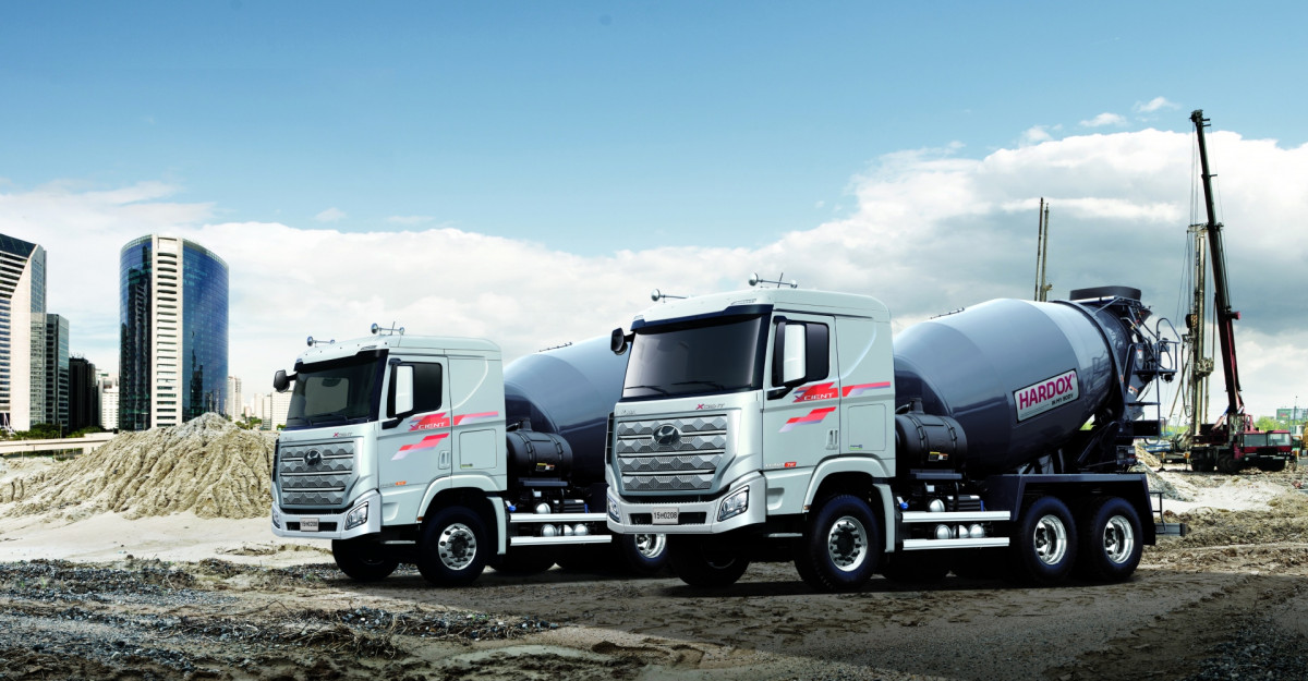 HCB   Xcient GT 6x4 Faena 1