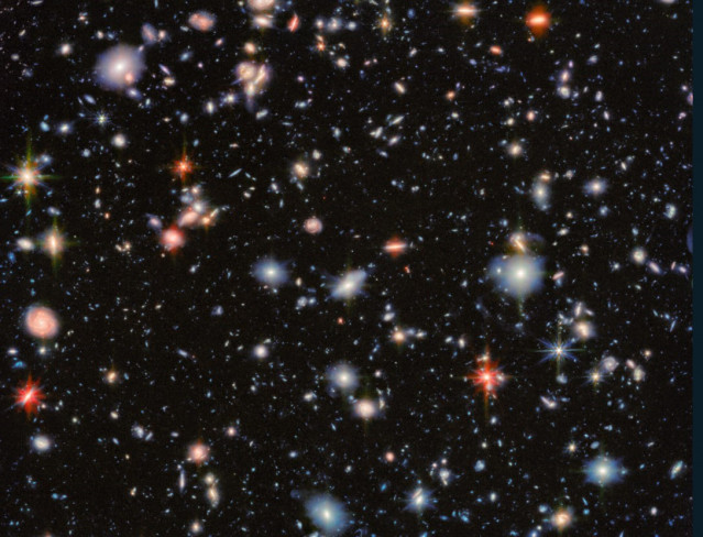 Campo ultrafondo del Hubble captado por el telescopio Webb