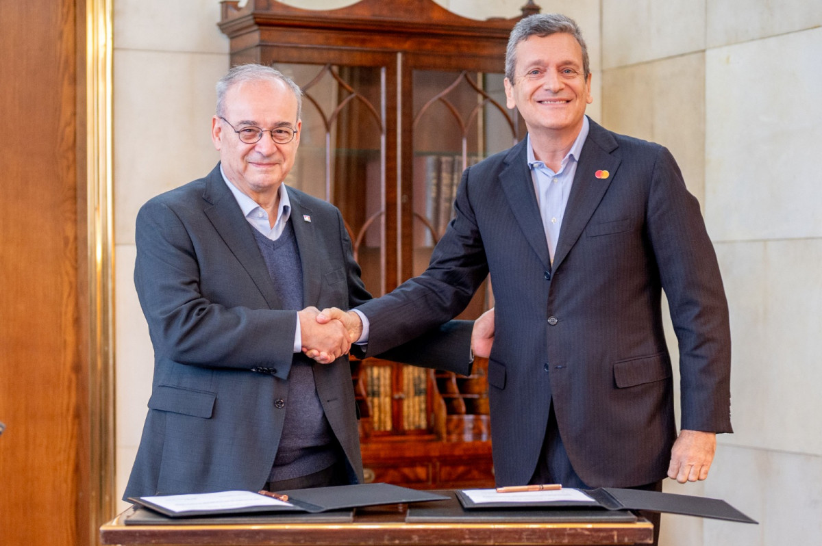 u00d3scar Gonzu00e1lez BancoEstado y Andrea Scerch, Presidente de Mastercard Latinoamu00e9rica y el Caribe