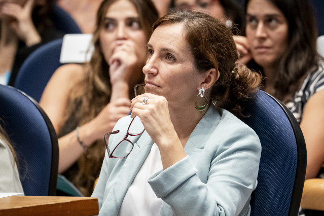 La ministra de Sanidad, Mónica García, inaugura de la jornada 'Prevención Integral del Suicidio: territorio y comunidad', en la sede del Ministerio, a 10 de septiembre de 2025, en Madrid (España). La primera mesa de la jornada aborda la prevención del sui