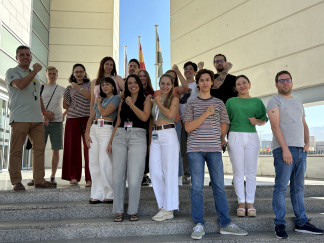 Miembros del grupo de Comunicación Intercelular de la Universidad de Granada en la Semana Mundial de las Enfermedades Mitocondriales del año 2024. Julia Corral, primera autora del estudio, al frente