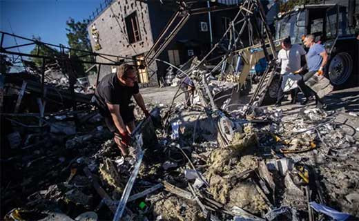 Rusia bombardea