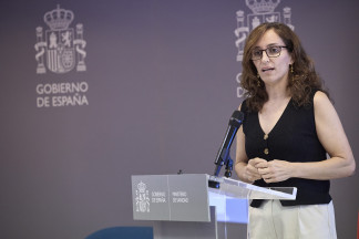 La ministra de Sanidad, Mónica García, durante una rueda de prensa tras presidir, de forma telemática, la reunión del Consejo Interterritorial del Sistema Nacional de Salud (CISNS), a 18 de septie