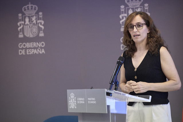 La ministra de Sanidad, Mónica García, durante una rueda de prensa tras presidir, de forma telemática, la reunión del Consejo Interterritorial del Sistema Nacional de Salud (CISNS), a 18 de septiembre de 2025, en Madrid (España). Durante la rueda de prens