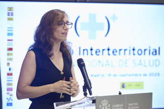 La ministra de Sanidad, Mónica García, durante una rueda de prensa tras presidir, de forma telemática, la reunión del Consejo Interterritorial del Sistema Nacional de Salud (CISNS), a 18 de septie