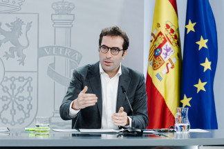 Archivo - El ministro de Economía Comercio y Empresa, Carlos Cuerpo, durante una rueda de prensa tras el Consejo de Ministros, en el Complejo de la Moncloa, a 4 de enero de 2025, en Madrid (España).
