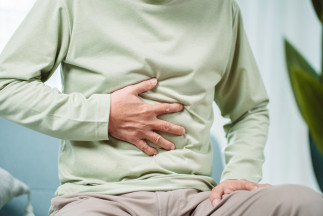 Archivo - Dolor de barriga, dolor de estómago, dolor abdominal, enfermedad digestiva, digestión, enfermedad inflamatoria intestinal.