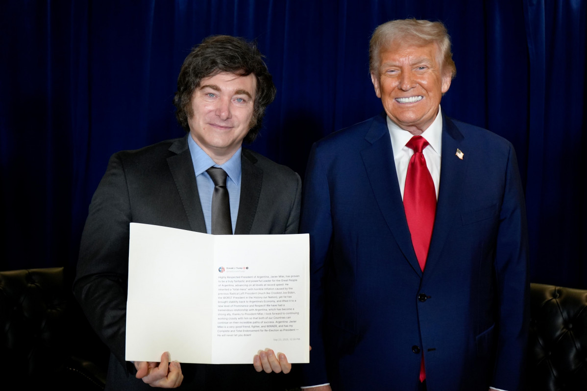 EuropaPress 6976863 presidente argentina javier milei presidente estados unidos donald trump