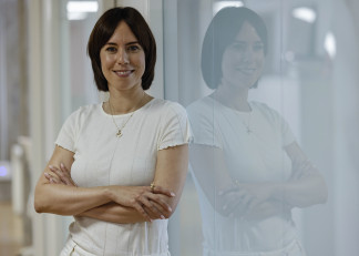 Archivo - La ministra de Ciencia, Innovación y Universidades, Diana Morant, posa para Europa Press, a 7 de agosto de 2025, en Valencia, Comunidad Valenciana (España). Morant es una ingeniera de tele