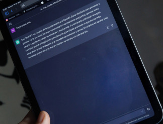 Archivo - La página web de ChatGPt en una tablet, a 14 de abril de 2023, en Madrid (España).