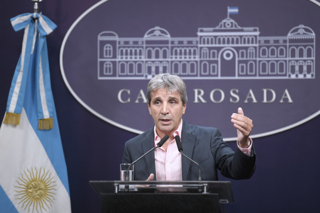 Archivo - El ministro de Economía argentino, Luis Caputo.