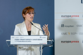 La ministra de Sanidad, Mónica García, durante el 'Foro Profesiones Sanitarias: La profesión médica en España', en el Hotel Hesperia Madrid , a 16 de octubre de 2025, en Madrid (España). El encu