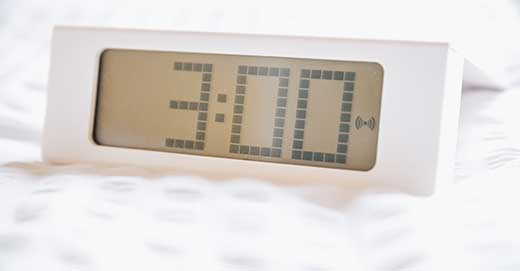 Reloj digital marca 300 horas 24 marzo 2022 madrid espana madrugada sabado