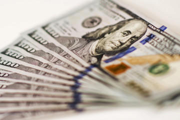 DOLAR18