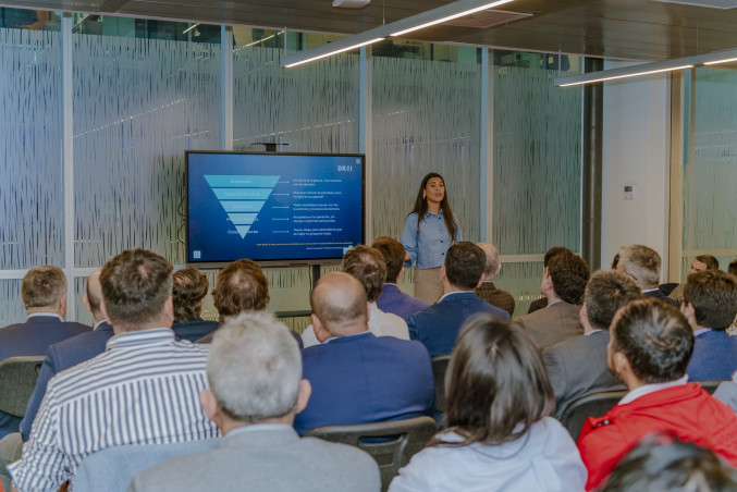 Exposición Rocío Fonseca en Rueda de Negocios ACADES 2