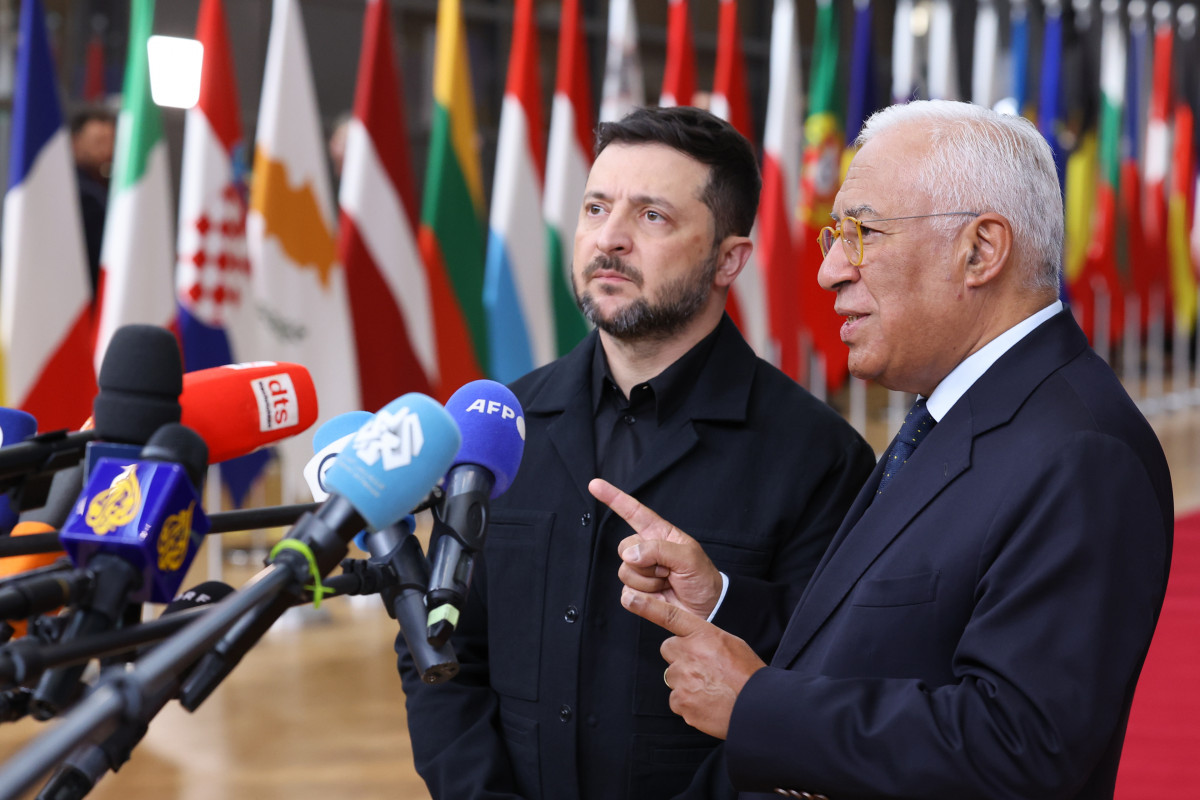 EuropaPress 7048194 presidente ucraniano volodimir zelenski junto presidente consejo europeo