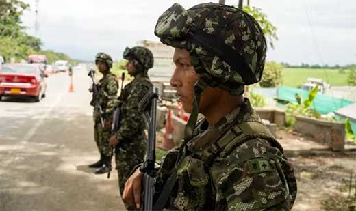 Un grupo armado secuestra 